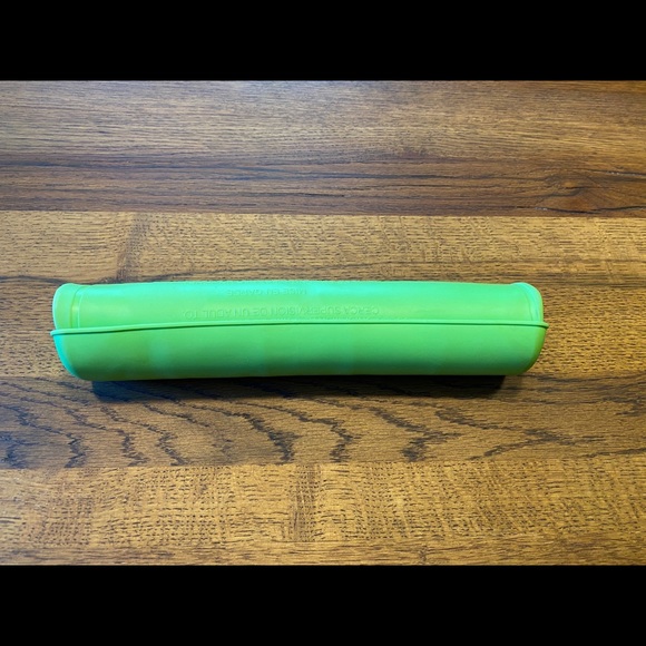 Tiny Diner toddler feeding mat with catch - Picture 3 of 3